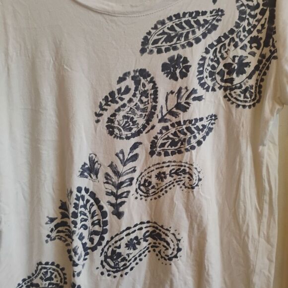Andrea Jovine White and Blue Graphic Relaxed Tee - Picture 2 of 8